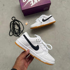 Tênis SB Dunk Low - Branco Luxo